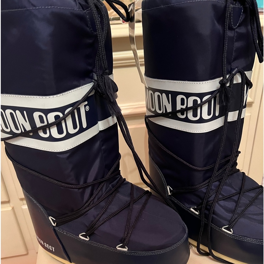 Moon Boots